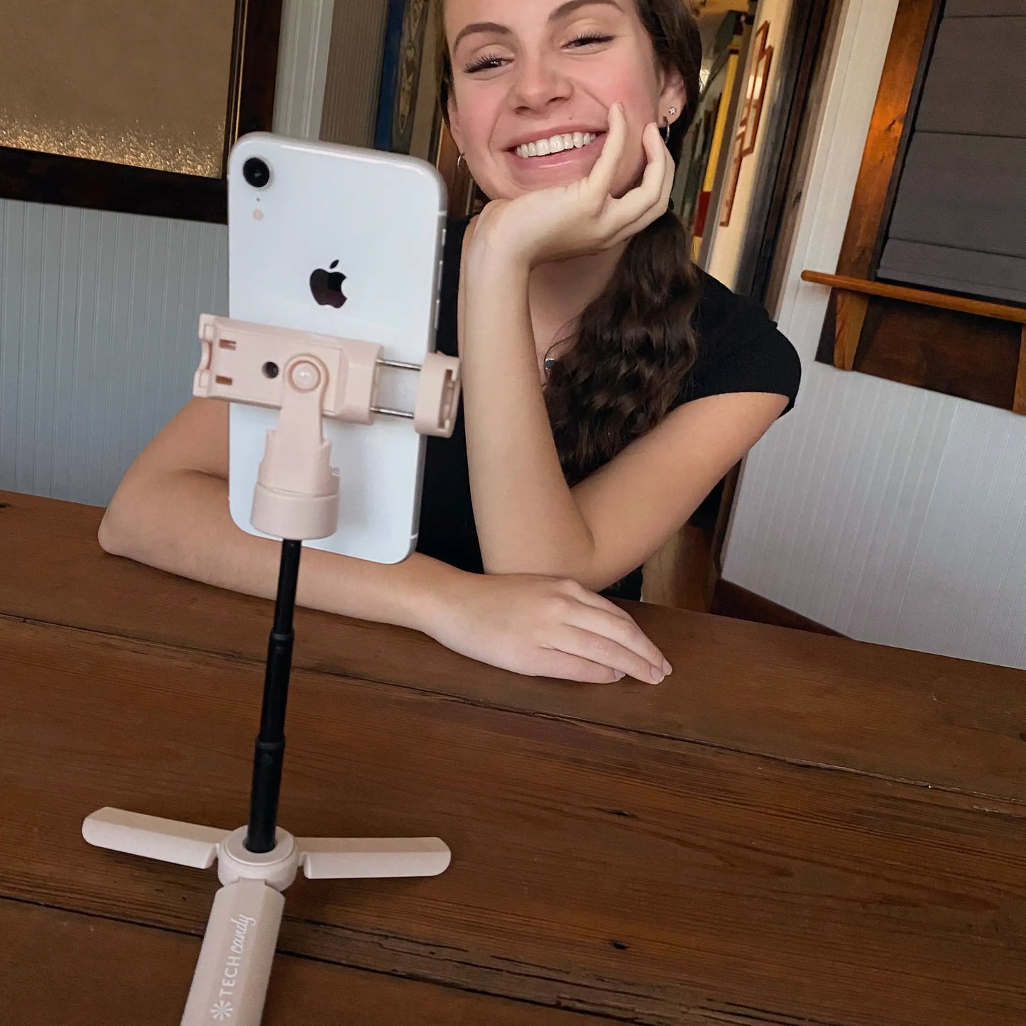 Stand & Deliver Expanding Cell Phone Tripod: Dusty Pink
