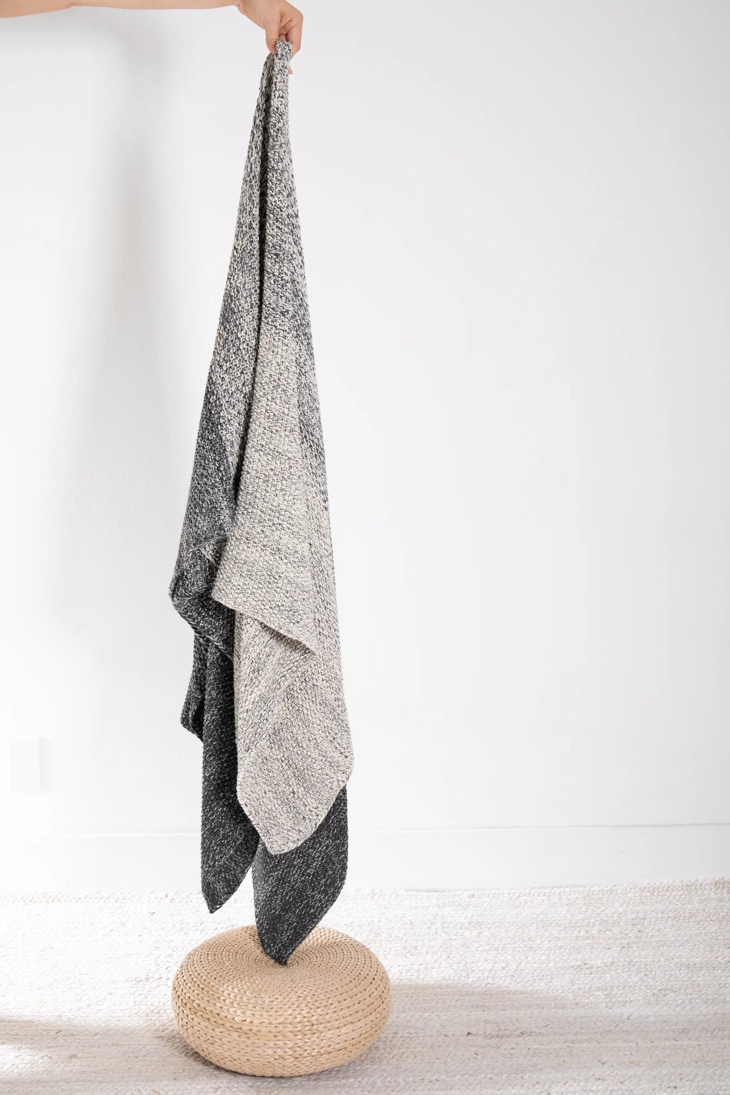Zac - Dark grey/Natural - 100% organic cotton throw