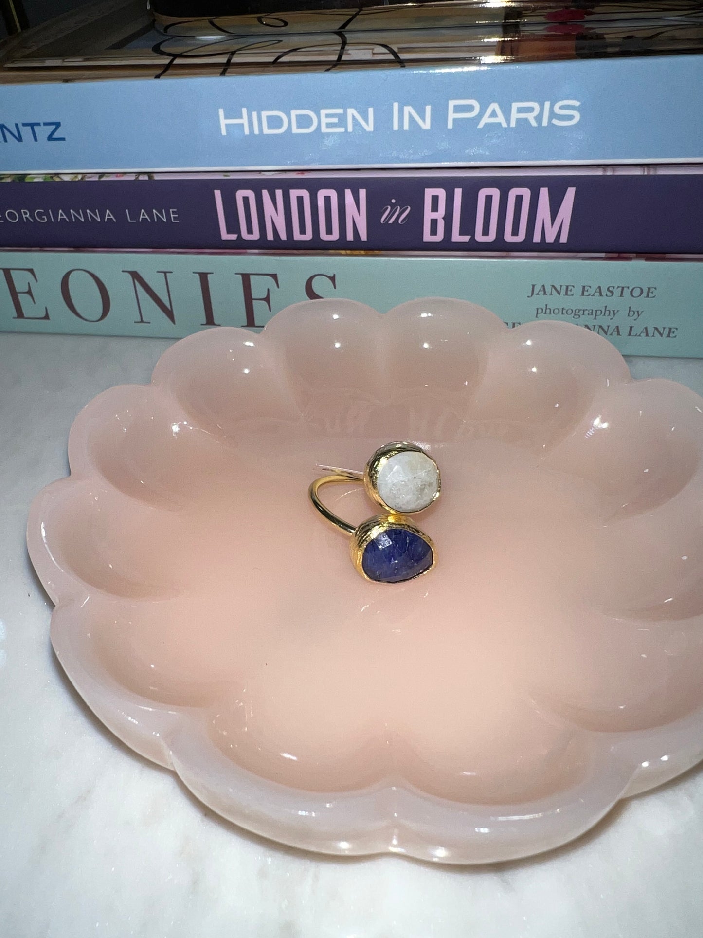 Gold adjustable ring with 2 color stones