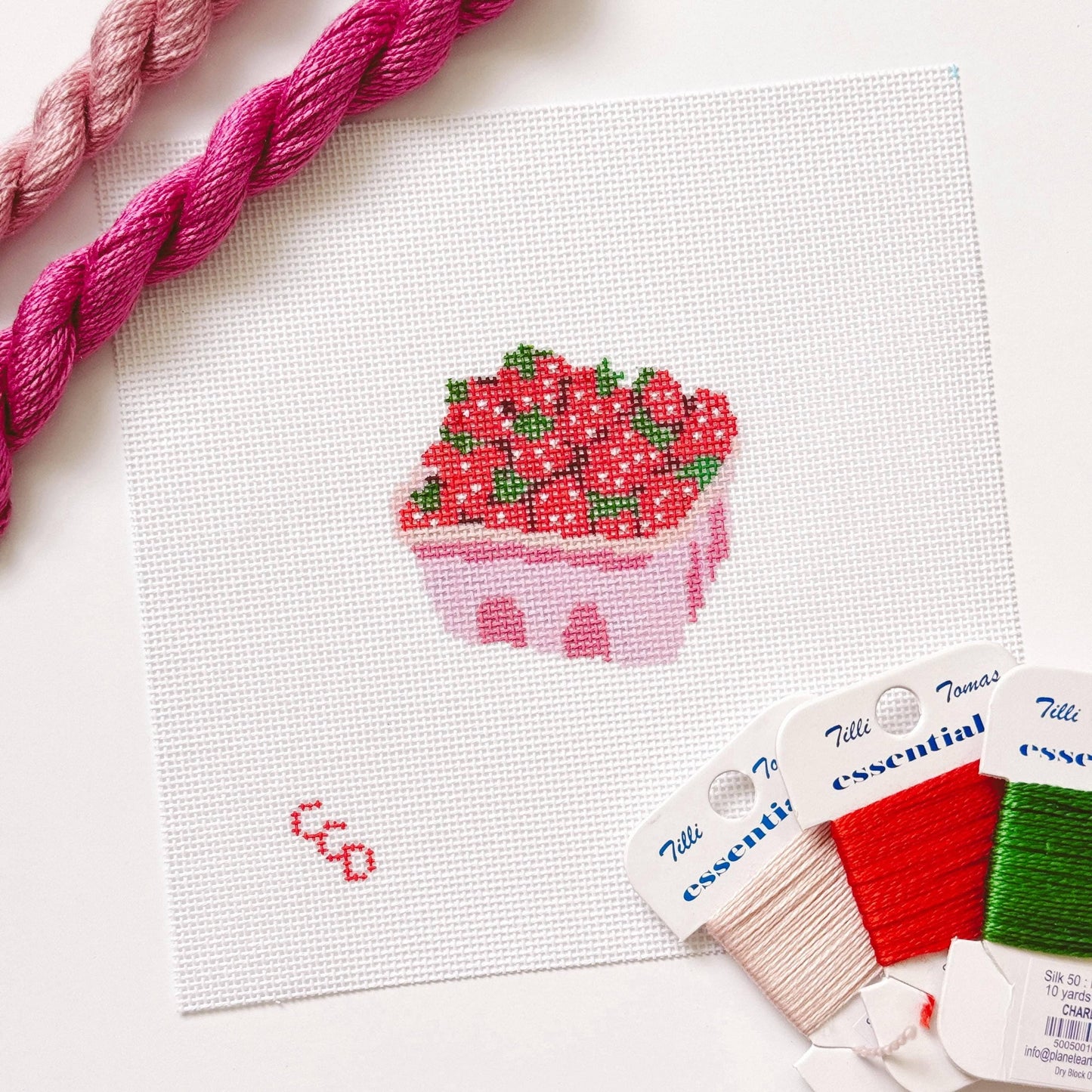 Strawberry Basket Needlepoint Canvas 18 Mesh 4” Design, Summer Strawberries Needlepoint Canvas modern Hand Painted