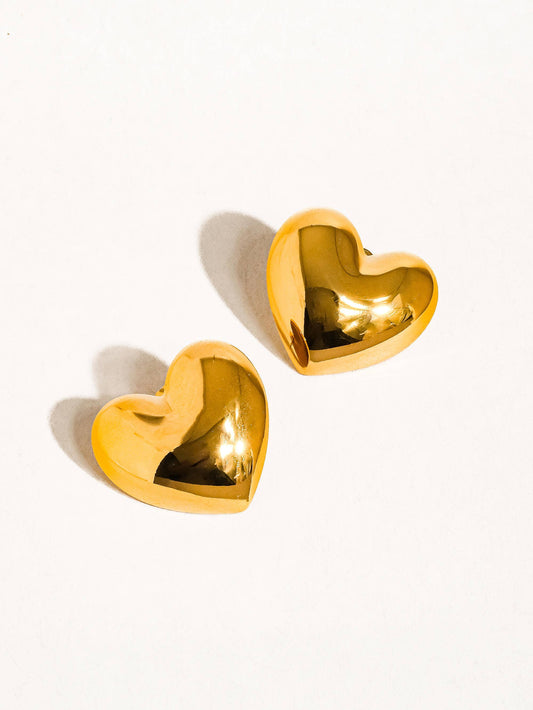 Chantilly 18K Gold Non-Tarnish Classic Heart Stud Earrings